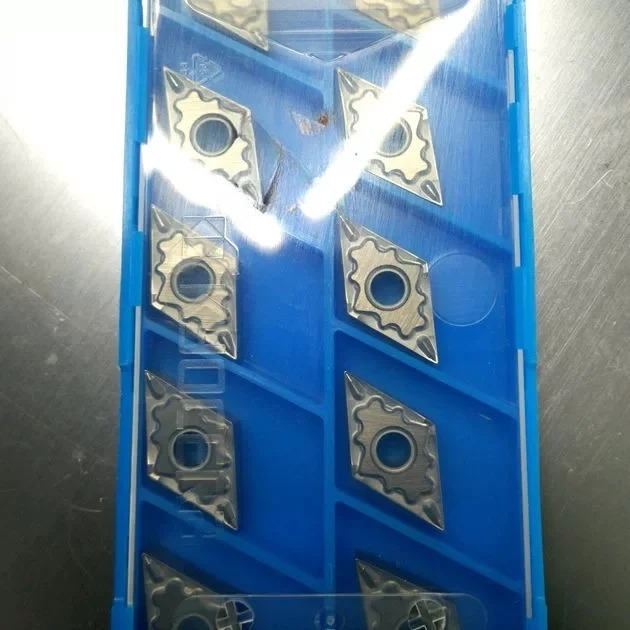 AMJ CNC Turning Tool Blade DNMG110402HQ OEM Rhombus Shape Digital Control